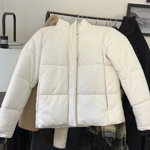 BARELY WORN!! Vegan leather puffer!! Made of super soft vegan leather